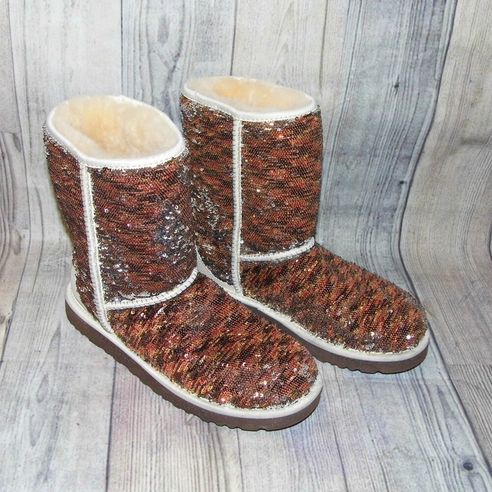 UGG Classic Short Sparkle Reversible Sequin Silver/Champagne Boots Womens Size 8